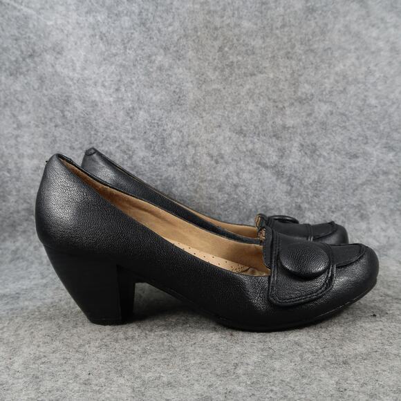 Strictly Comfort Shoes Womens 7 Pumps Heels Leather Closed Toe Button Moc Black - Picture 1 of 14